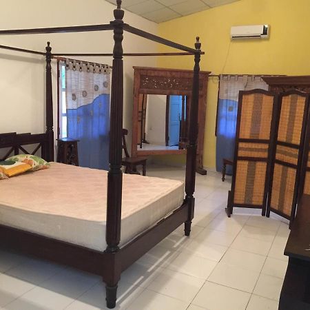 Casa Do Sandalo Boutique Guest House Дили Экстерьер фото