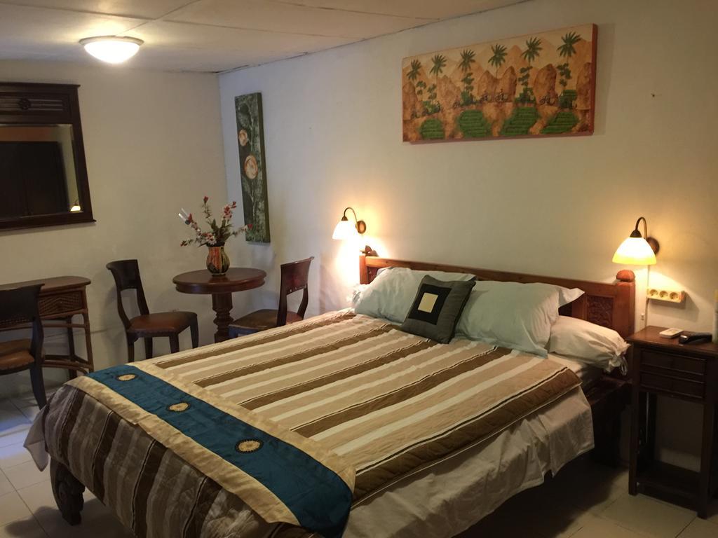 Casa Do Sandalo Boutique Guest House Дили Экстерьер фото