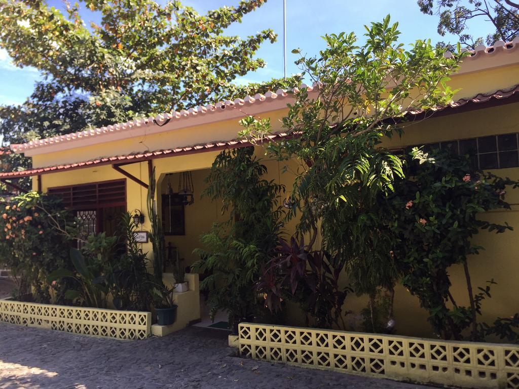 Casa Do Sandalo Boutique Guest House Дили Экстерьер фото