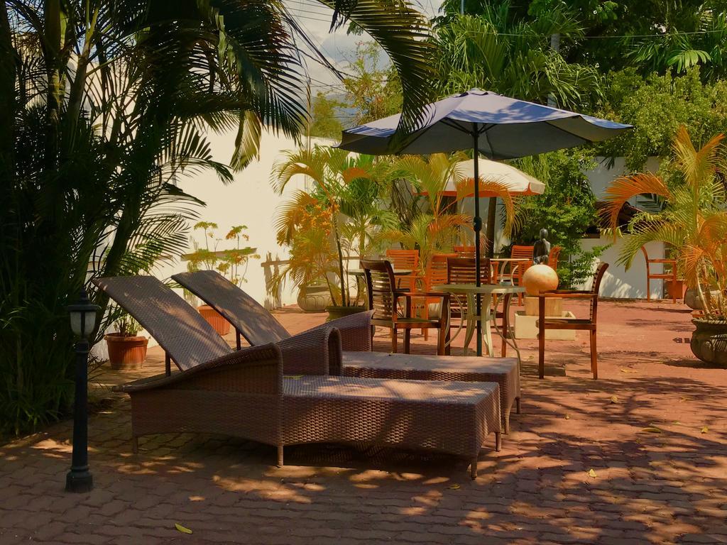 Casa Do Sandalo Boutique Guest House Дили Экстерьер фото