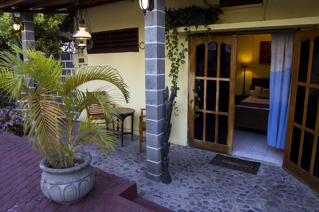 Casa Do Sandalo Boutique Guest House Дили Экстерьер фото