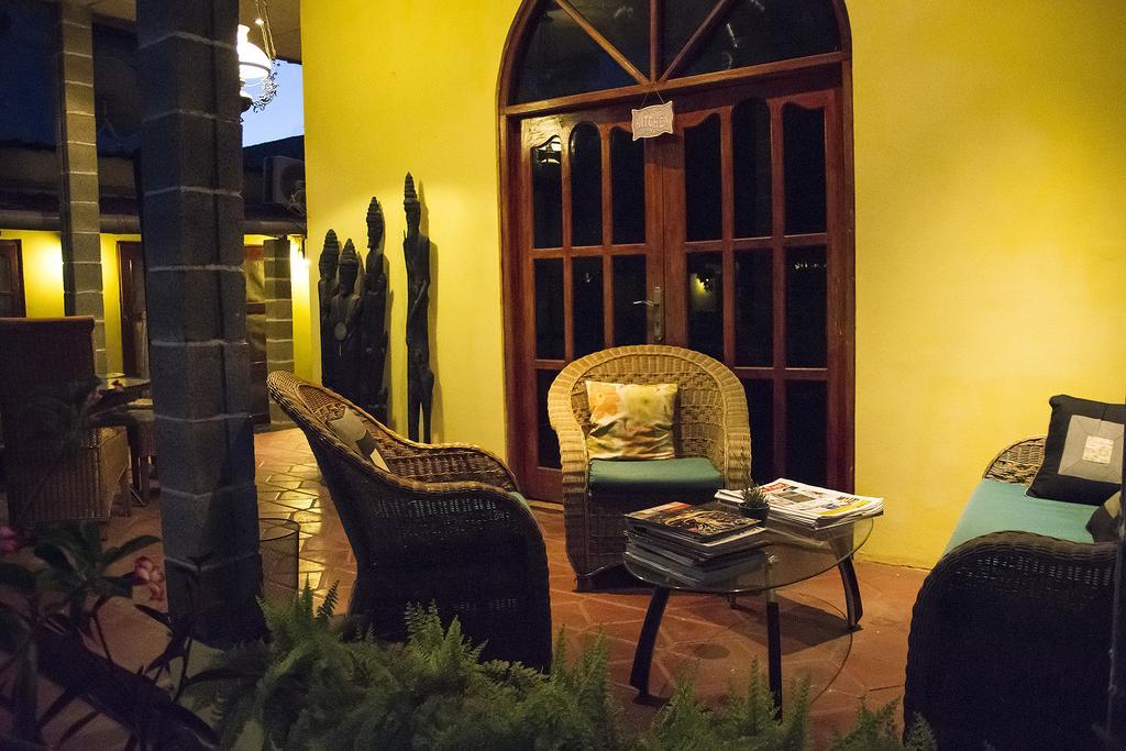 Casa Do Sandalo Boutique Guest House Дили Экстерьер фото