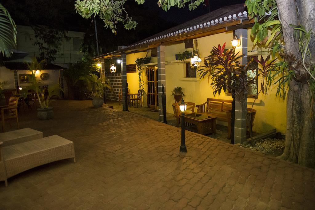 Casa Do Sandalo Boutique Guest House Дили Экстерьер фото